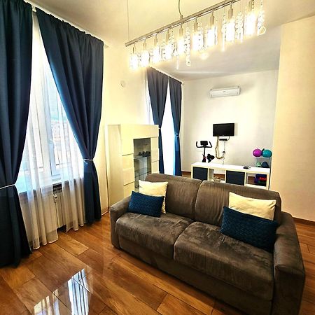 Genoa Lux Apartments With Parking Exterior photo