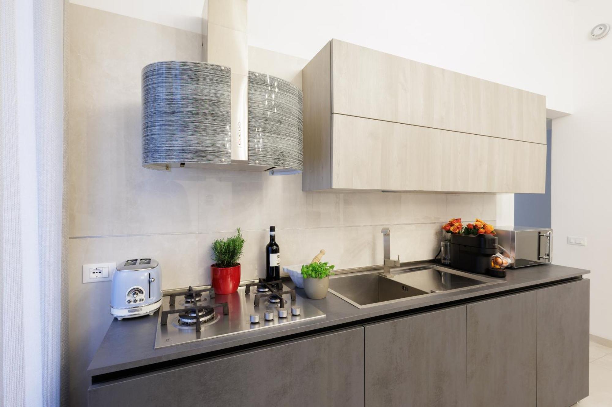 Genoa Lux Apartments With Parking Exterior photo