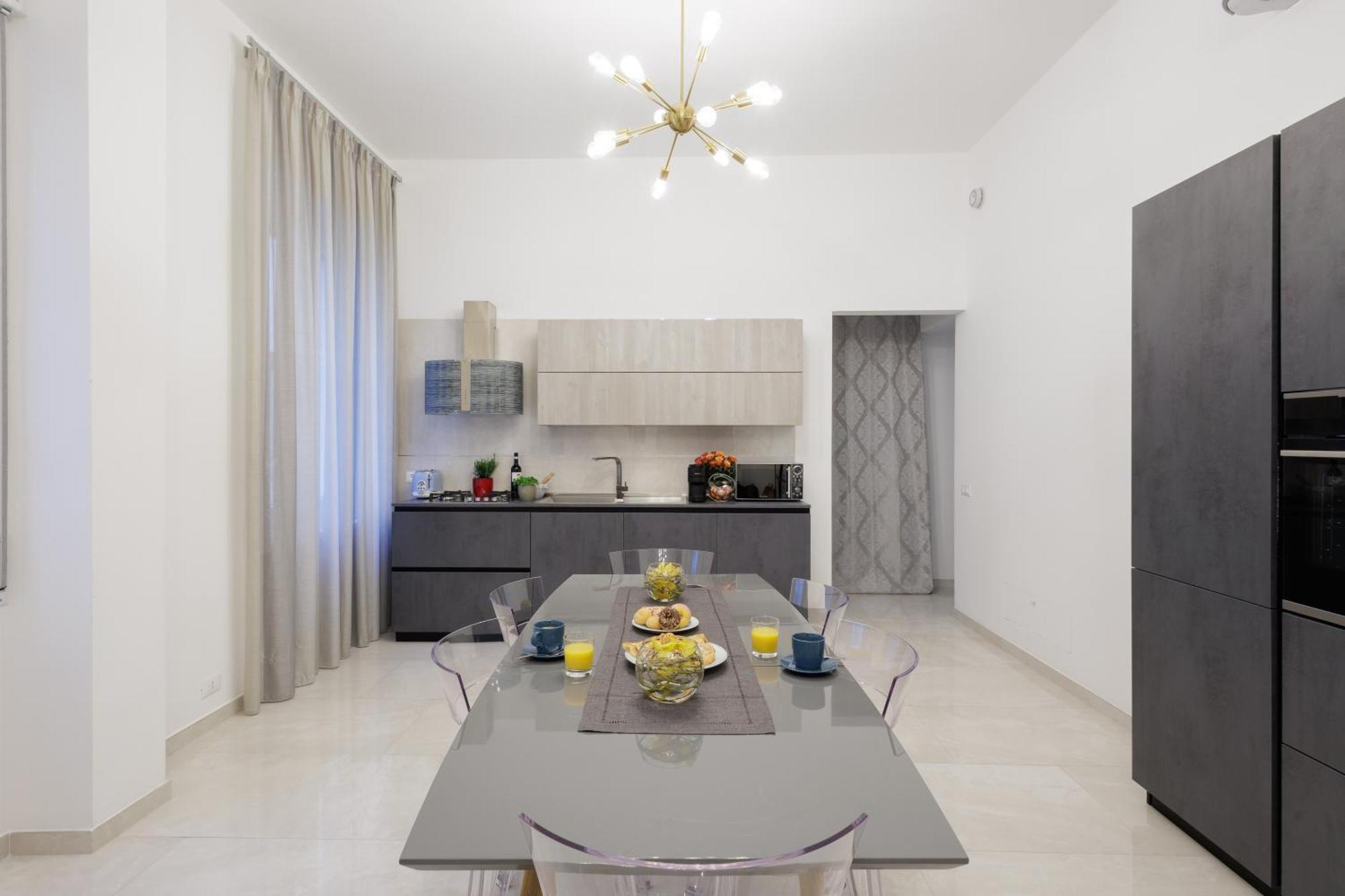 Genoa Lux Apartments With Parking Exterior photo