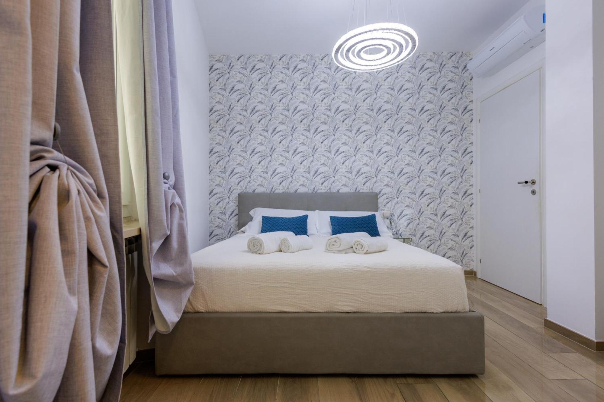 Genoa Lux Apartments With Parking Exterior photo