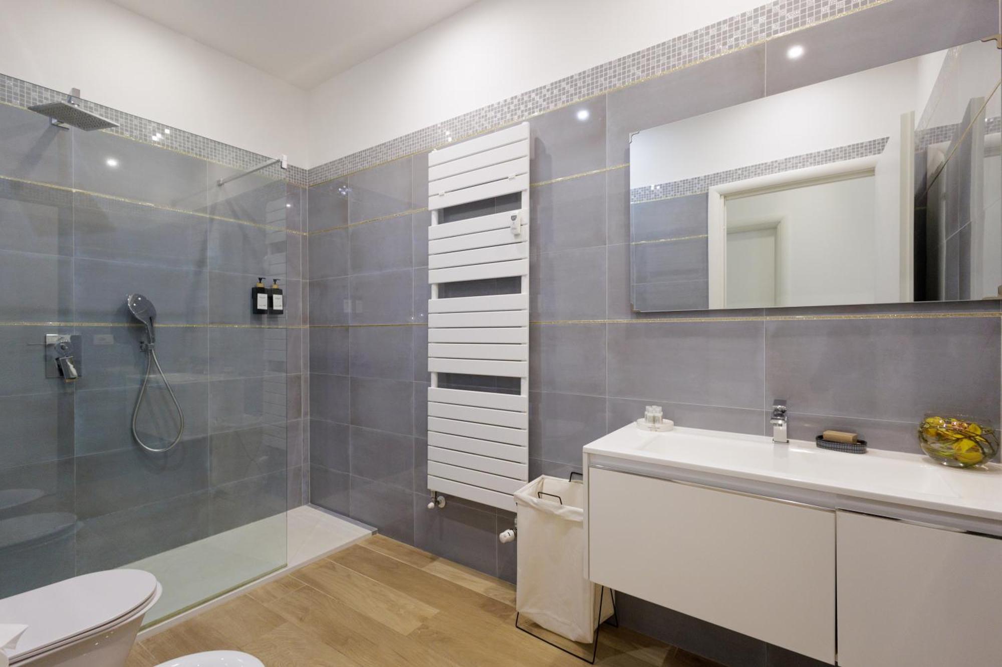 Genoa Lux Apartments With Parking Exterior photo