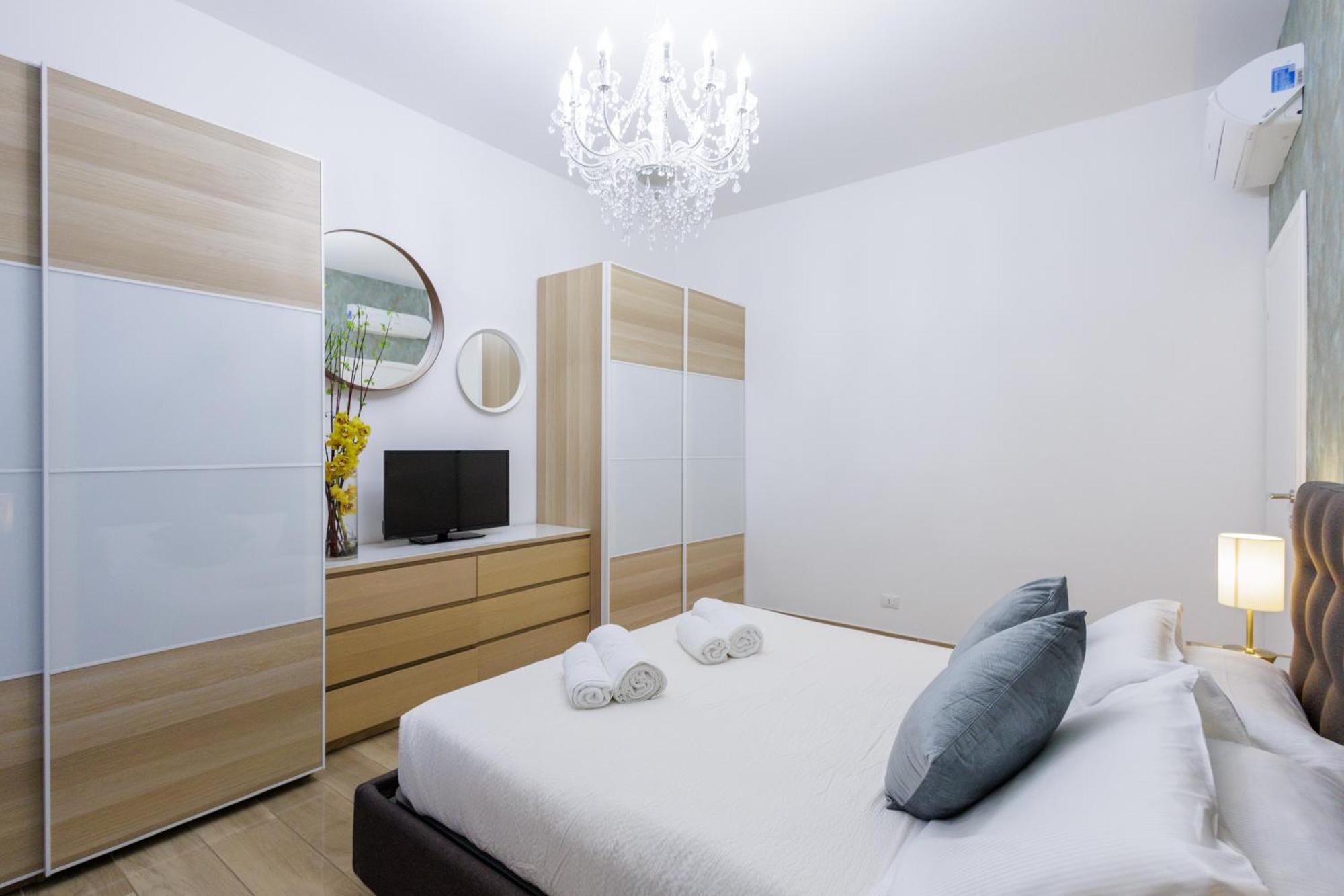 Genoa Lux Apartments With Parking Exterior photo