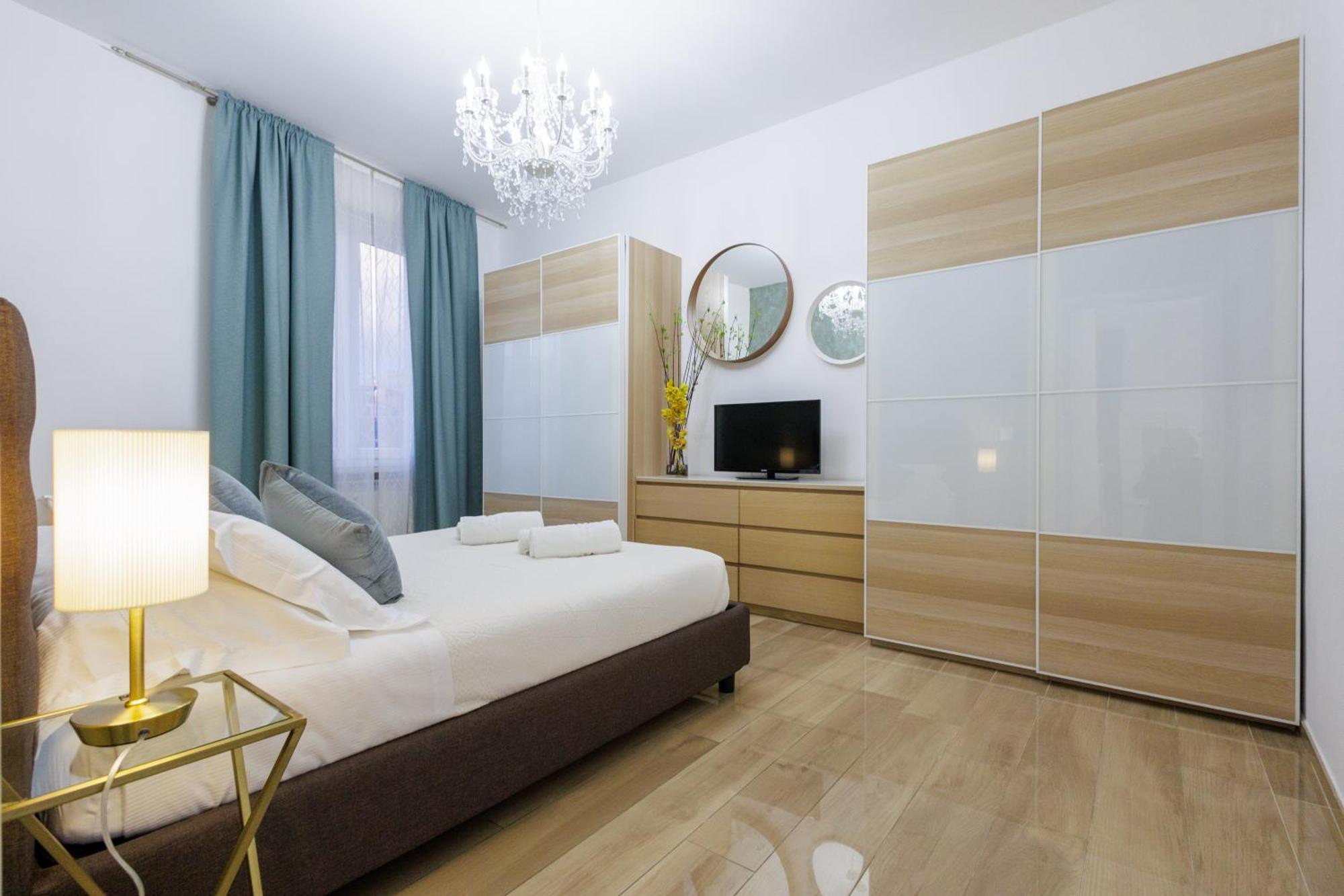 Genoa Lux Apartments With Parking Exterior photo