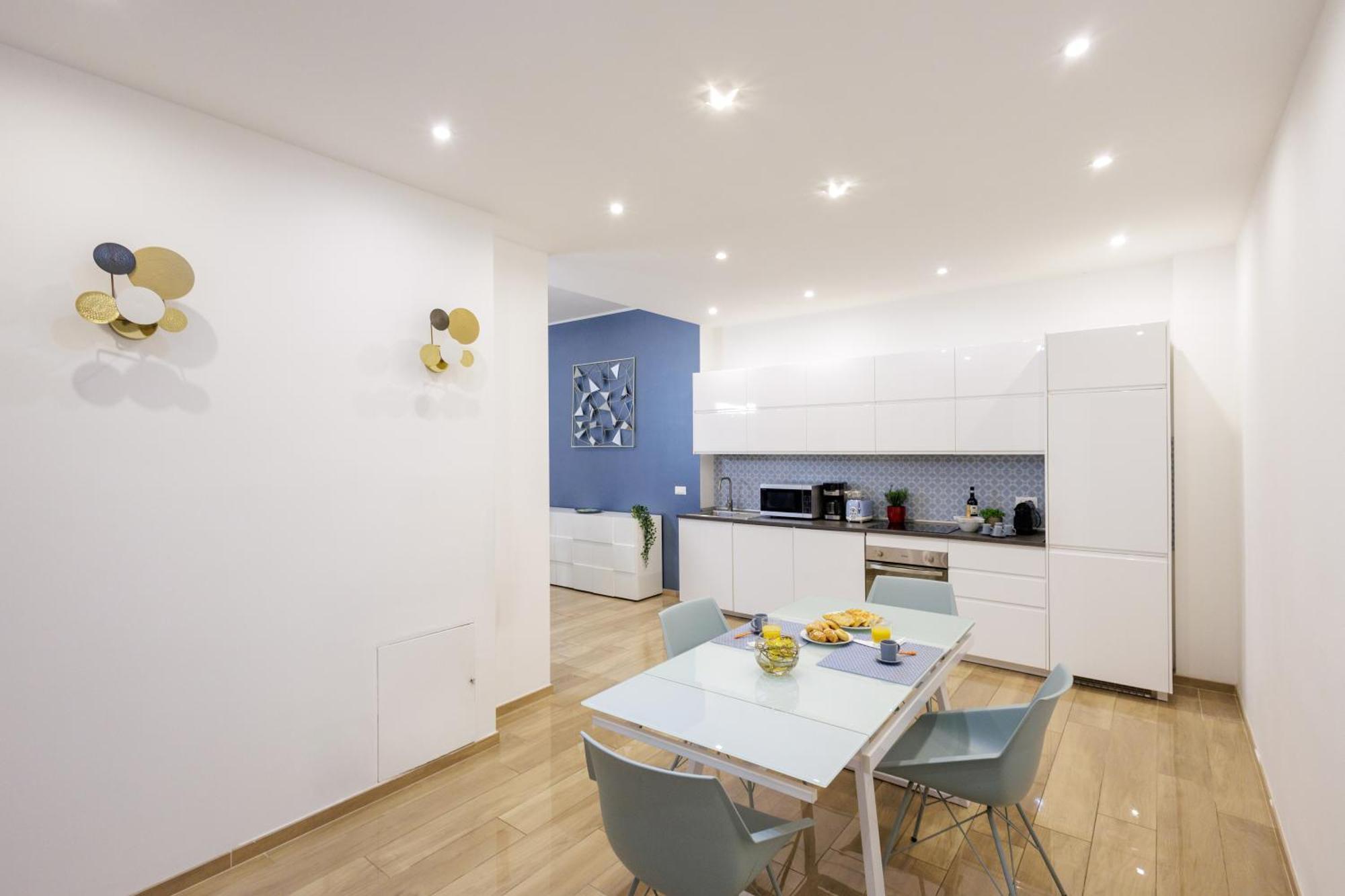 Genoa Lux Apartments With Parking Exterior photo