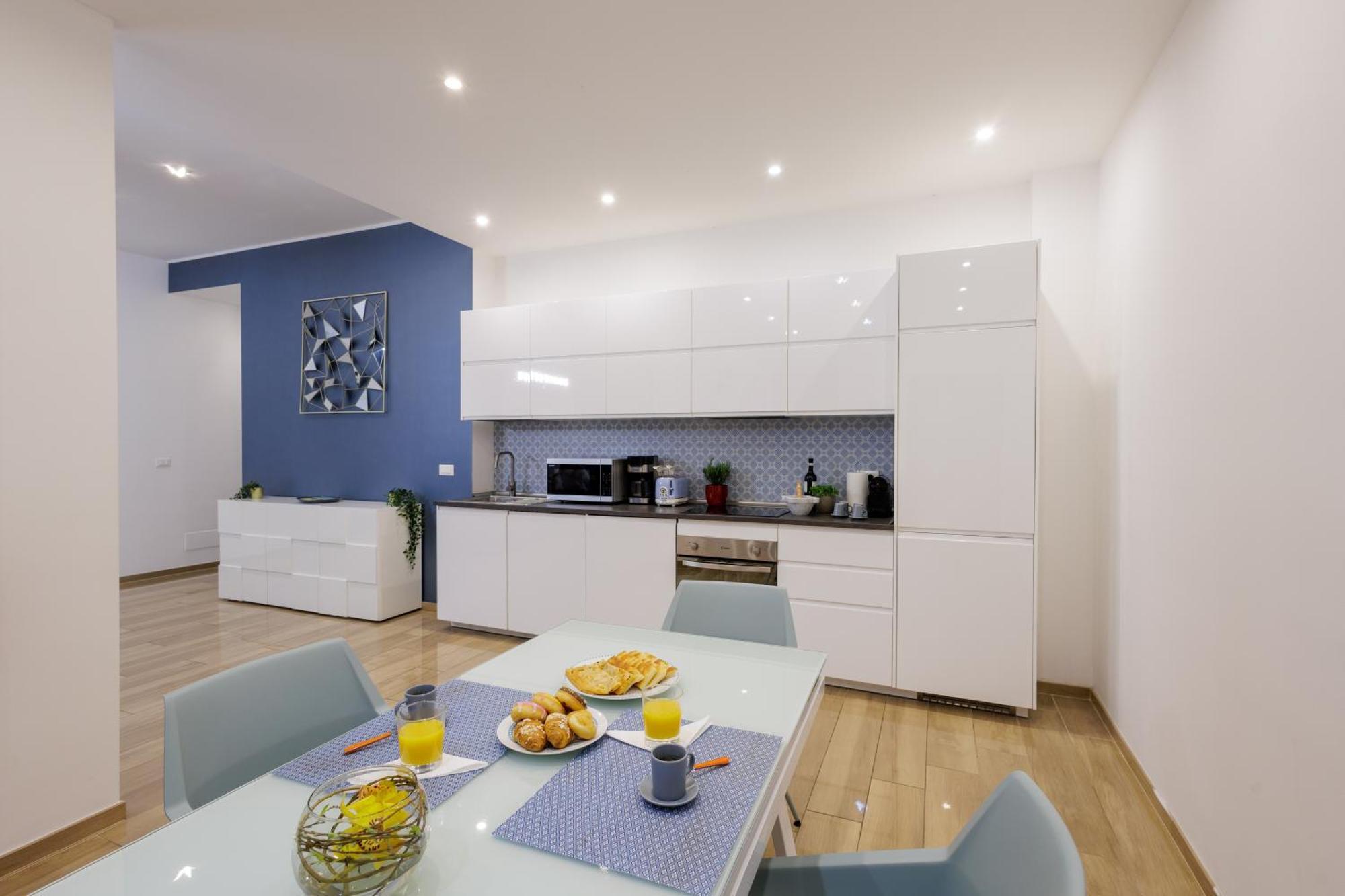 Genoa Lux Apartments With Parking Exterior photo